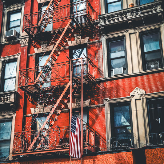 NEW YORK RED BUILDING -  50 cm x 50 cm